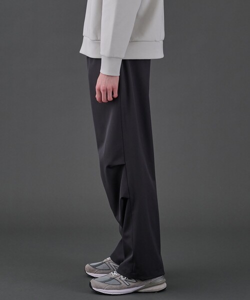 UNITED TOKYO（ユナイテッドトウキョウ）の「CLEAR WOOL パラシュートパンツ |冬服/ウール/ワイド/２WAY/タック/大人カジュアル（その他パンツ・メンズ・ブラック/ダークグレー・1/2）」の9枚目の写真