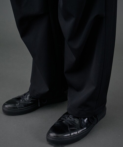 UNITED TOKYO（ユナイテッドトウキョウ）の「CLEAR WOOL パラシュートパンツ |冬服/ウール/ワイド/２WAY/タック/大人カジュアル（その他パンツ・メンズ・ブラック/ダークグレー・1/2）」の18枚目の写真