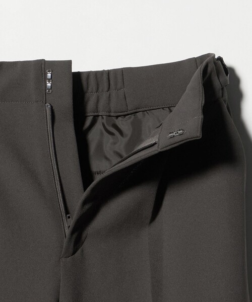 A DAY IN THE LIFE UNITED ARROWS（アデイインザライフユナイテッドアローズ）の「カットジョーゼット タックワイドパンツ ＜A DAY IN THE LIFE＞（その他パンツ・レディース・ダークブラウン/ネイビー・36/40/38）」の15枚目の写真