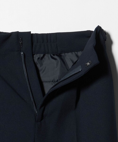 A DAY IN THE LIFE UNITED ARROWS（アデイインザライフユナイテッドアローズ）の「カットジョーゼット タックワイドパンツ ＜A DAY IN THE LIFE＞（その他パンツ・レディース・ダークブラウン/ネイビー・36/40/38）」の5枚目の写真