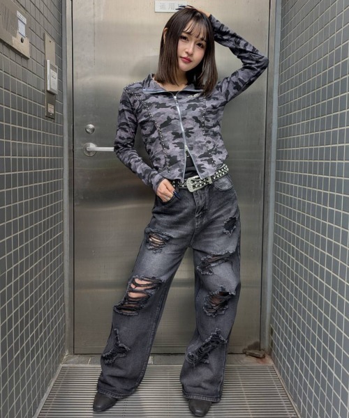 .KOM(ドットコム)の「A'GEM/9 × .kom 『.kom/ドットケーオーエム』Studded Camo Cropped Zip Top/Y2K スタッズカモクロップドジップトップス(その他トップス・レディース・チャコールグレー/グリーン・FREE)」の10枚目の写真