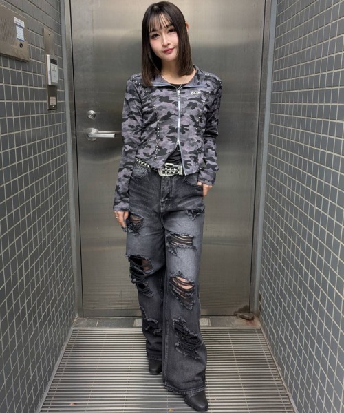 .KOM(ドットコム)の「A'GEM/9 × .kom 『.kom/ドットケーオーエム』Studded Camo Cropped Zip Top/Y2K スタッズカモクロップドジップトップス(その他トップス・レディース・チャコールグレー/グリーン・FREE)」の13枚目の写真