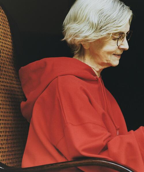 URBAN RESEARCH(アーバンリサーチ)の「Wide Dad Dad SWEAT PARKA(パーカー・メンズ・ネイビー/レッド・1/2)」の12枚目の写真