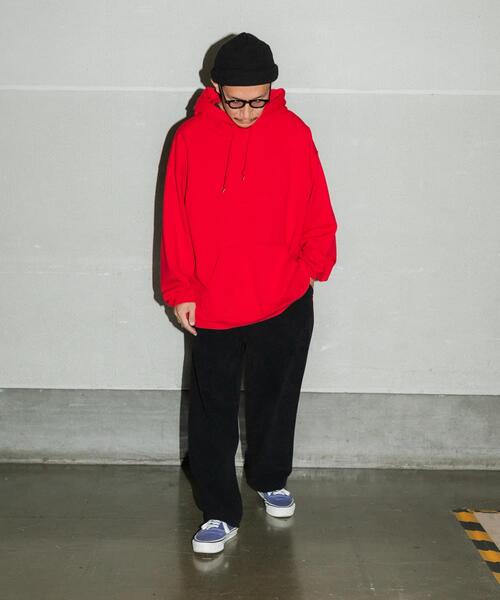 URBAN RESEARCH(アーバンリサーチ)の「Wide Dad Dad SWEAT PARKA(パーカー・メンズ・ネイビー/レッド・1/2)」の3枚目の写真
