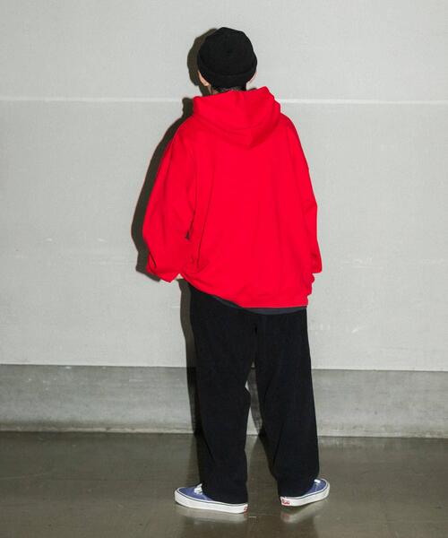 URBAN RESEARCH（アーバンリサーチ）の「Wide Dad　Dad SWEAT PARKA（パーカー・メンズ・ネイビー/レッド・1/2）」の7枚目の写真