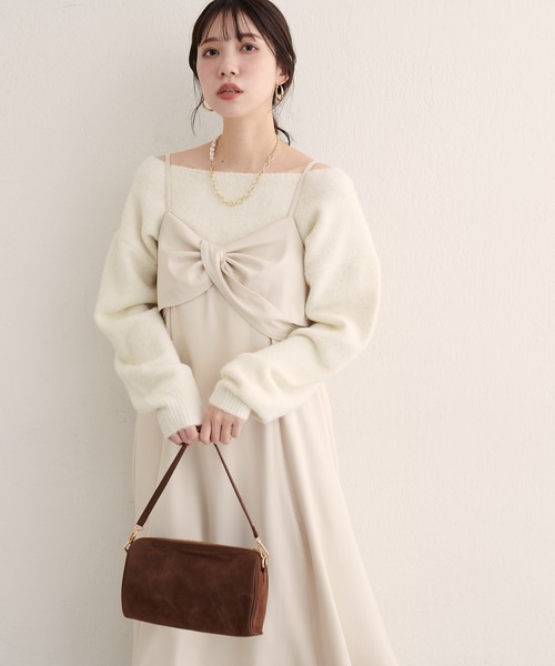 natural couture（ナチュラルクチュール）の「〈osono〉ねじりリボンキャミワンピース（ワンピース・レディース・ブラック/アイボリー/グレー・MEDIUM/LARGE）」の2枚目の写真