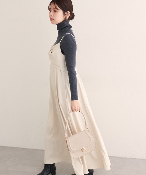 natural couture（ナチュラルクチュール）の「〈osono〉ねじりリボンキャミワンピース（ワンピース・レディース・ブラック/アイボリー/グレー・MEDIUM/LARGE）」の5枚目の写真