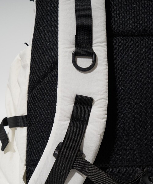 COBMASTER（コブマスター）の「Cobmaster/コブマスター COB-CSR DAISY PACK（バックパック/リュック・メンズ・ホワイト/ブラック/チャコールグレー・ONE SIZE）」の15枚目の写真