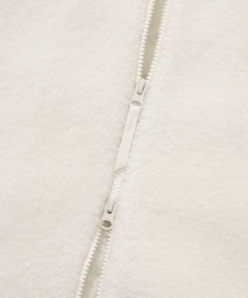 COVERNAT(カバーナット)の「アーチロゴフードシェルパジャケットアイボリー(その他アウター・レディース・その他・XX-LARGE/MEDIUM/LARGE/X-LARGE)」の6枚目の写真