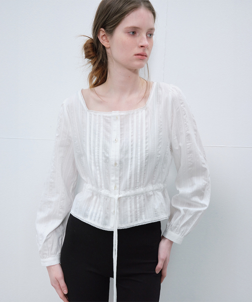 FRIVER07(フリバー07)の「Ribbon shirring crop blouse_Ivory(シャツ/ブラウス・レディース・アイボリー・FREE)」の2枚目の写真