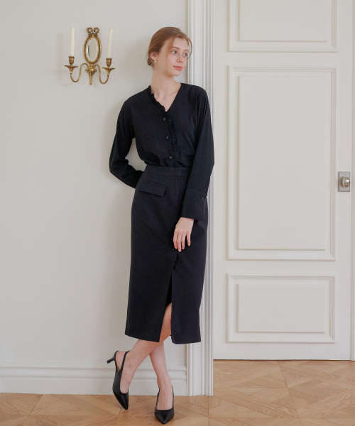 Vネックフリルシャツブラック[T41]（シャツ/ブラウス）｜BIBYSEOB