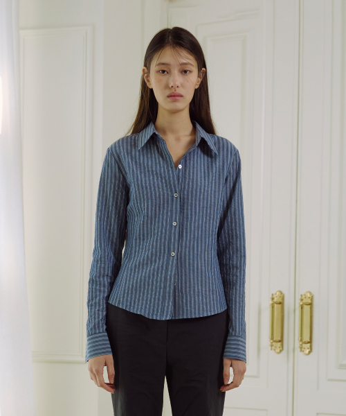 THEPORTA（ザ ポルタ）の「STRIPE BUTTON SLIM SHIRT, DARK BLUE（シャツ/ブラウス・レディース・その他・FREE）」の2枚目の写真