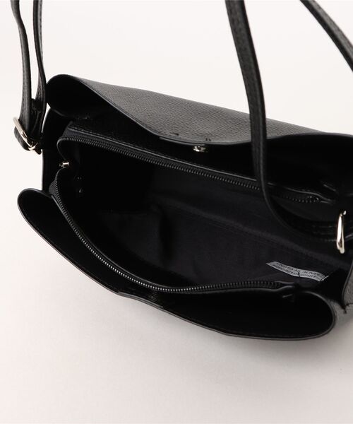 Right-on（ライトオン）の「【HONEYSUCKLE ROSE】三層ヨコ型ミニショルダー (ミニマルデザイン / レザーライク素材 / 都会的スタイル)（ショルダーバッグ・レディース・ブラック/シルバー/オフホワイト/ライトグレー・ONE SIZE）」の7枚目の写真