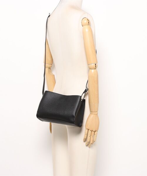 Right-on（ライトオン）の「【HONEYSUCKLE ROSE】三層ヨコ型ミニショルダー (ミニマルデザイン / レザーライク素材 / 都会的スタイル)（ショルダーバッグ・レディース・ブラック/シルバー/オフホワイト/ライトグレー・ONE SIZE）」の5枚目の写真