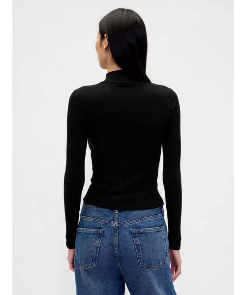 GAP(ギャップ)の「ポインテール リブ クロップド タートルネックカットソー(Tシャツ/カットソー・レディース・ブラック/ブルー/オフホワイト/ブラウン・XS/S/M/L/XL/XXS)」の15枚目の写真