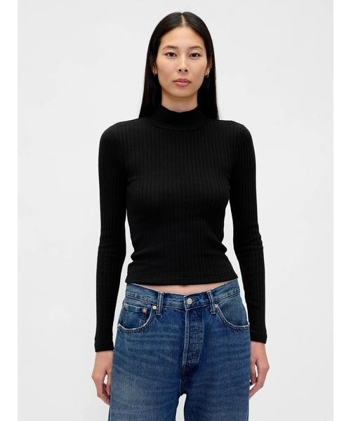 GAP(ギャップ)の「ポインテール リブ クロップド タートルネックカットソー(Tシャツ/カットソー・レディース・ブラック/ブルー/オフホワイト/ブラウン・XS/S/M/L/XL/XXS)」の3枚目の写真