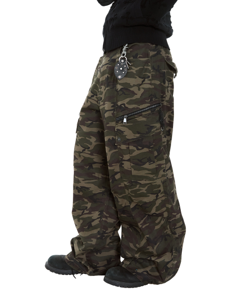 Knee Pin-Tuck Camo Zippered Cargo Pants (Khaki)（その他パンツ