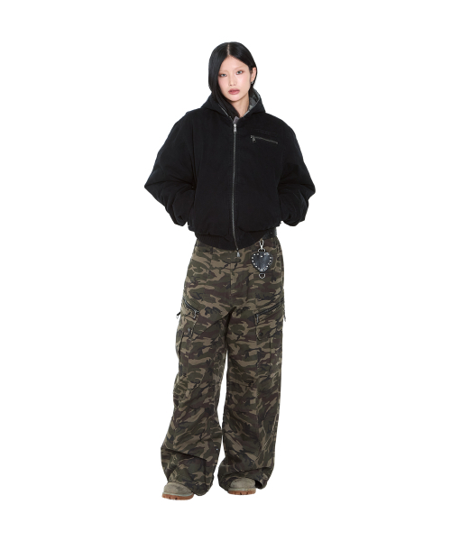 Knee Pin-Tuck Camo Zippered Cargo Pants (Khaki)（その他パンツ