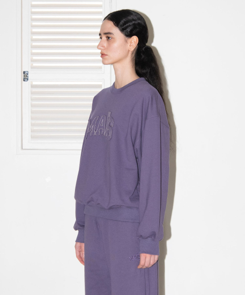 MAIS（マイス）の「APPLIQUE LOGO SWEATSHIRT / PURPLE（スウェット・レディース・パープル・FREE）」の4枚目の写真