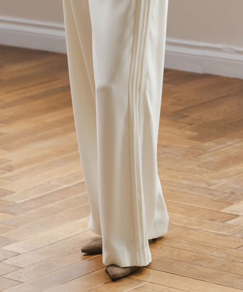 Noble（ノーブル）の「サイドラインピンタックパンツ（スラックス・レディース・ホワイト系その他/ブルー系その他/グレー・36/38/40）」の17枚目の写真