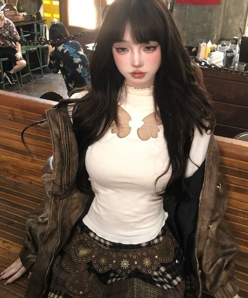ViViDAY(ビビデー)の「フロント蝶々カットアウトデザイン ハイネック起毛長袖カットソー(Tシャツ/カットソー・レディース・ホワイト/レッド/ブラック・M)」の14枚目の写真