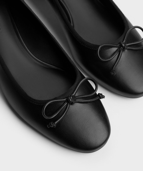 CHARLES & KEITH(チャールズ & キース)の「ボウバレエパンプス(パンプス・レディース・ブラック/マルチ・25cm/24.5cm/23.5cm/23cm/22.5cm/25.5cm)」の5枚目の写真