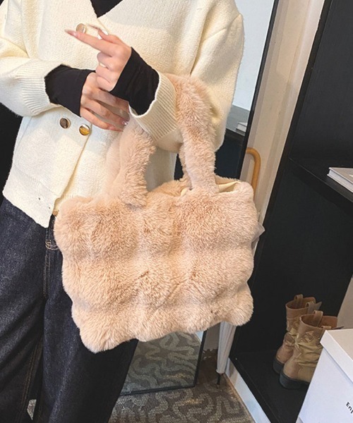 shoppinggo（ショッピングゴー）の「ファーバッグ ふわふわ ミニトートバッグ もこもこ（トートバッグ・レディース・ホワイト/ピンク/ベージュ/グレー・FREE）」の10枚目の写真