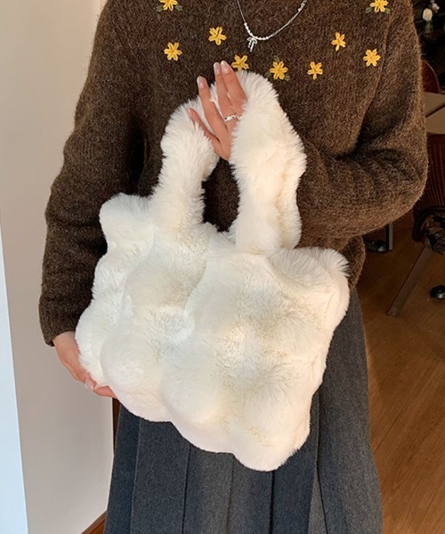 shoppinggo（ショッピングゴー）の「ファーバッグ ふわふわ ミニトートバッグ もこもこ（トートバッグ・レディース・ホワイト/ピンク/ベージュ/グレー・FREE）」の14枚目の写真