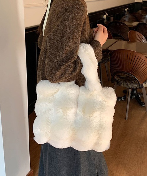 shoppinggo（ショッピングゴー）の「ファーバッグ ふわふわ ミニトートバッグ もこもこ（トートバッグ・レディース・ホワイト/ピンク/ベージュ/グレー・FREE）」の15枚目の写真