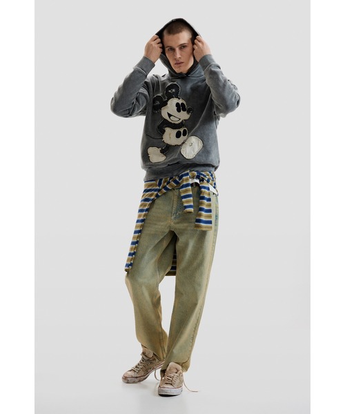 Desigual（デシグアル）の「ミッキーマウス ヴィンテージ パッチワーク フーディー ユニセックス（スウェット・メンズ・ブラック・M/L/XL/S）」の6枚目の写真