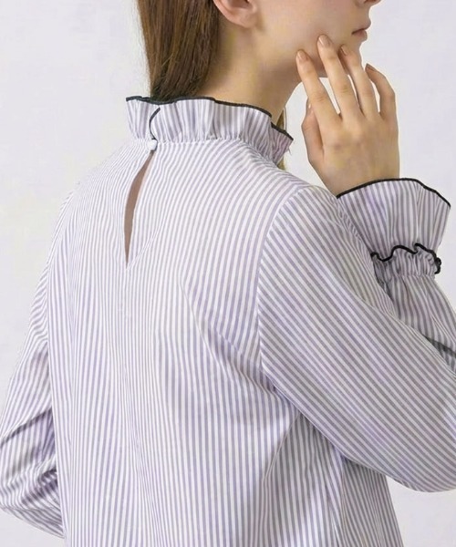 aquagarage(アクアガレージ)の「クリンクルフリルブラウス(シャツ/ブラウス・レディース・ホワイト/グレー系その他/ブラック・L/M)」の1枚目の写真