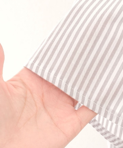 aquagarage(アクアガレージ)の「クリンクルフリルブラウス(シャツ/ブラウス・レディース・ホワイト/グレー系その他/ブラック・L/M)」の7枚目の写真