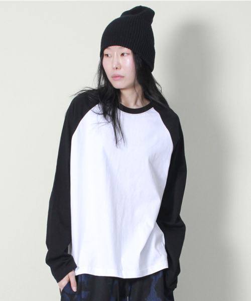DEMARC(ドゥマーク)の「ルーズフィットカラーミックスラグランTシャツブラック&ホワイト(Tシャツ/カットソー・レディース・その他・M/L)」の5枚目の写真