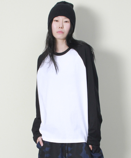 DEMARC(ドゥマーク)の「ルーズフィットカラーミックスラグランTシャツブラック&ホワイト(Tシャツ/カットソー・レディース・その他・M/L)」の6枚目の写真