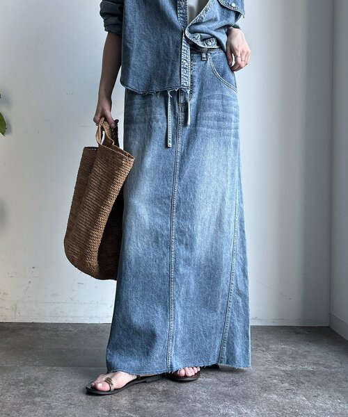 DouDou（ドゥドゥ）の「【セットアップ可能】ベルト付デニムタイトスカート（スカート・レディース・ブルー/オフホワイト・36/38）」の4枚目の写真