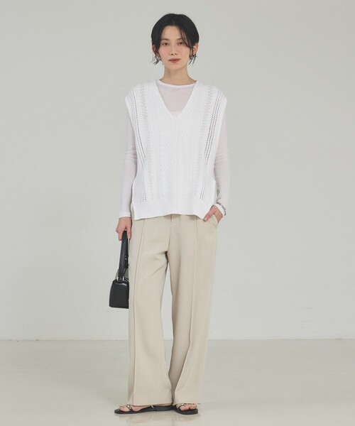 qualite（カリテ）の「【ドライタッチ】ケーブルニットベスト/レイヤード/春服（ニット/セーター・レディース・オフホワイト/チャコールグレー・フリー）」の21枚目の写真