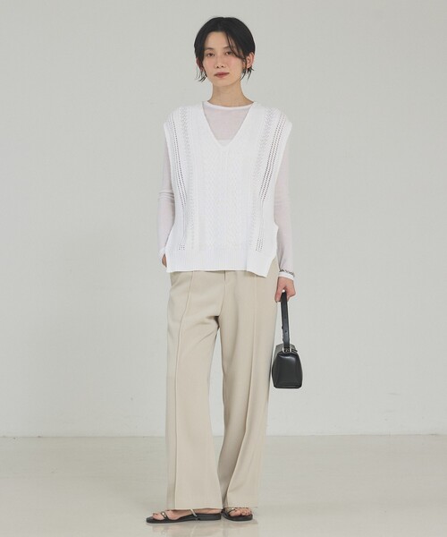 qualite（カリテ）の「【ドライタッチ】ケーブルニットベスト/レイヤード/春服（ニット/セーター・レディース・オフホワイト/チャコールグレー・フリー）」の22枚目の写真