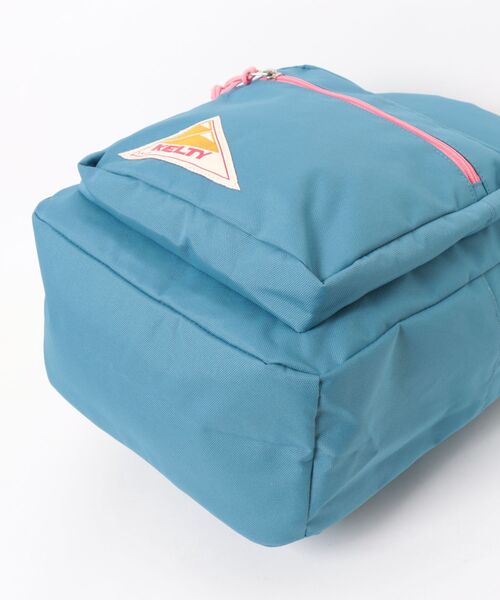 KELTY(ケルティ)の「A4サイズ収納可能【KELTY】ES BIG CHILD DAYPACK キッズ リュック 小学低学年生サイズ(バックパック/リュック・キッズ・スカイブルー/ピンク/パープル/マスタード/ブラック/ブルー・ONE SIZE)」の9枚目の写真