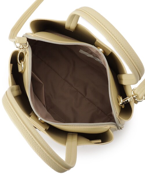 SHOO・LA・RUE(シューラルー)の「【2WAY】上品きれい 金具ベルトトートバッグ(トートバッグ・レディース・ナチュラル/イエロー/ブラック・00)」の10枚目の写真