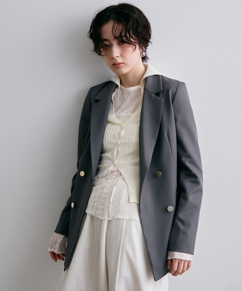 Trish（トリッシュ）の「金ボタンダブルテーラーJK（テーラードジャケット・レディース・グレー・MEDIUM）」の4枚目の写真