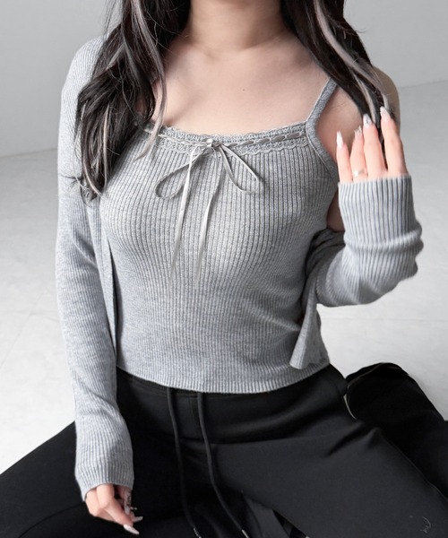 me+em select(ミームセレクト)の「【 2点セット 】リボンリブニットキャミソール + カーディガンセット / ribbon rib knit camisole + cardigan set(アンサンブル・レディース・ブラック/アイボリー/グレー・FREE)」の4枚目の写真