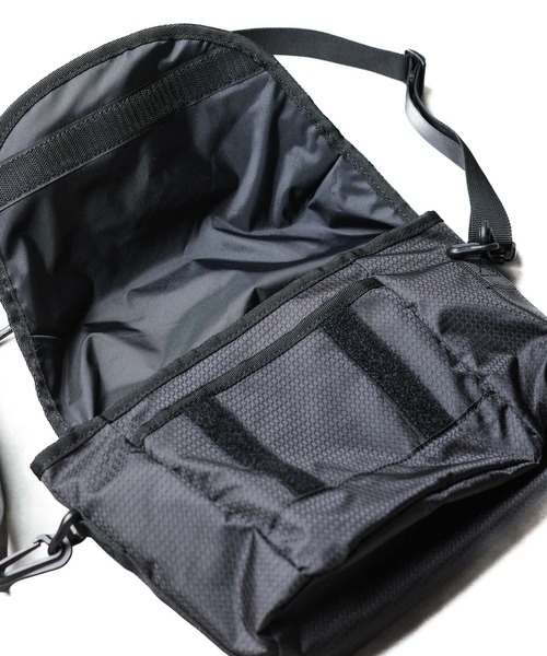 Gramicci(グラミチ)の「●GRAMICCI●MULTI SIDE BAG(ショルダーバッグ・メンズ・ブラック/オリーブ・FREE)」の6枚目の写真