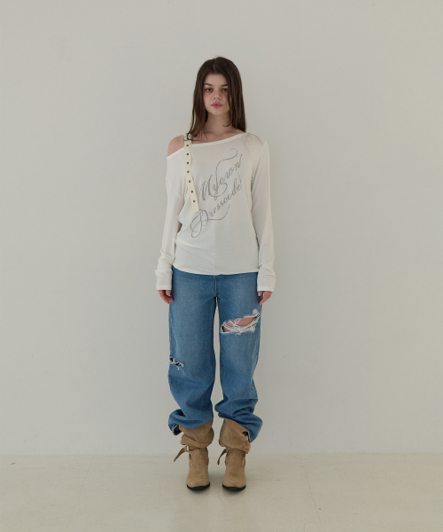 5OML(オーオーエムエル)の「ストラップオフショルダー ロングスリーブ (アイボリー)(Tシャツ/カットソー・レディース・アイボリー・FREE)」の2枚目の写真