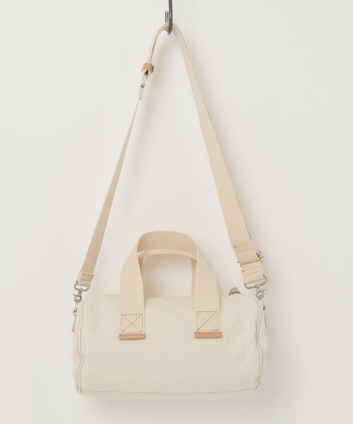 Vivienne Westwood（ヴィヴィアンウエストウッド）の「CANVAS PAUL CYLINDER CROSSBODY（ショルダーバッグ・レディース・オフホワイト・FREE）」の2枚目の写真