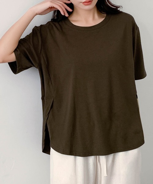 LOWO（ロワ）の「抜け感オーバー トップス Tシャツ/カットソー/サイドスリット入り（Tシャツ/カットソー・レディース・ブラック/オフホワイト/グレー/ベージュ/ボルドー/ブラウン・FREE）」の4枚目の写真