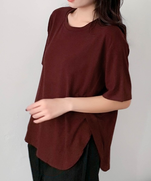 LOWO（ロワ）の「抜け感オーバー トップス Tシャツ/カットソー/サイドスリット入り（Tシャツ/カットソー・レディース・ブラック/オフホワイト/グレー/ベージュ/ボルドー/ブラウン・FREE）」の6枚目の写真