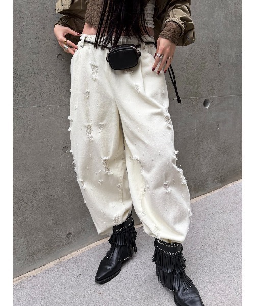 ELCHELE(エルチェレ)の「TWILL WIDE PANTS(デニムパンツ・レディース・ブラック/オフホワイト・38/36)」の9枚目の写真