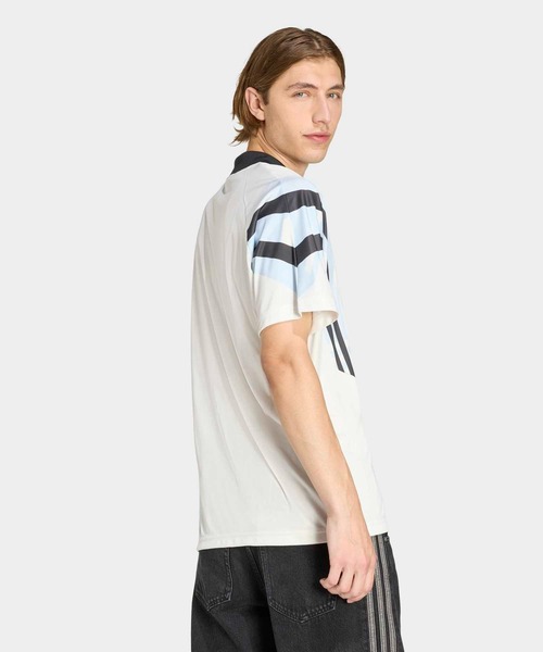adidas(アディダス)の「サンティアゴ AOP インフィル ジャージ / アディダスオリジナルス adidas Originals(Tシャツ/カットソー・メンズ・ホワイト・X-SMALL/X-LARGE/SMALL/MEDIUM/LARGE/3XL/XX-LARGE)」の2枚目の写真