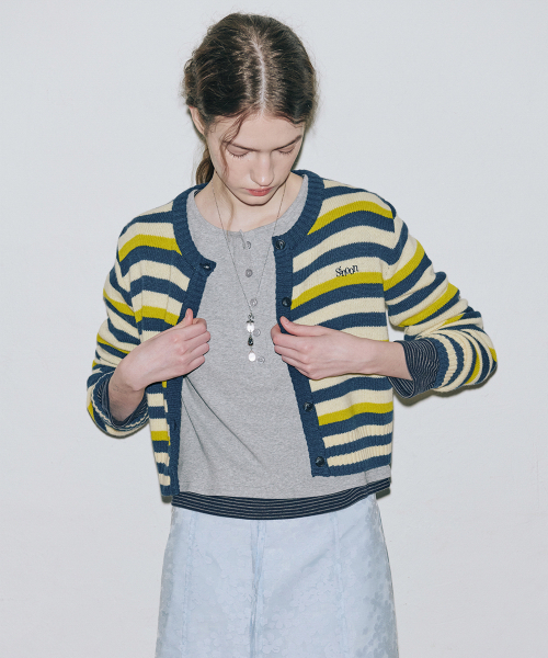 SINOON(シヌーン)の「Stripe Crop Cardigan (Navy)(カーディガン/ボレロ・レディース・ネイビー・FREE)」の3枚目の写真
