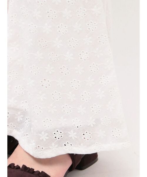 CALNAMUR（カルナムール）の「コットン刺繍サロペット（つなぎ/オールインワン・レディース・オフホワイト/ピンク・SMALL/MEDIUM）」の11枚目の写真